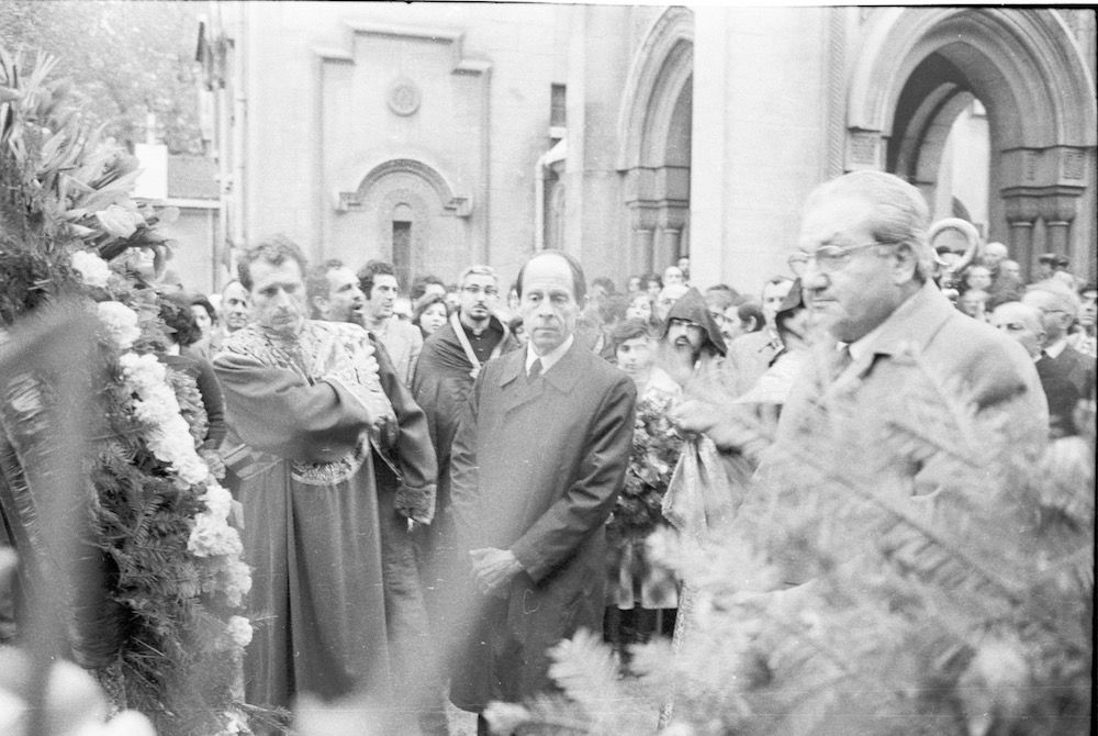 coll-vheloyan-defile-24avril1976-0008 - Année: 1976