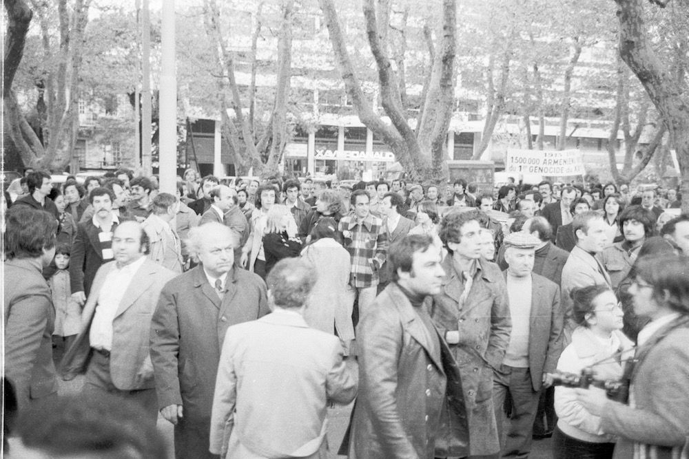 coll-vheloyan-defile-24avril1976-0078 - Année: 1976
